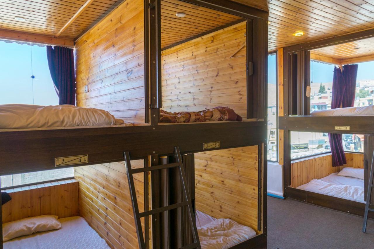 Petra Capsule Hostel Vádi Músza Kültér fotó